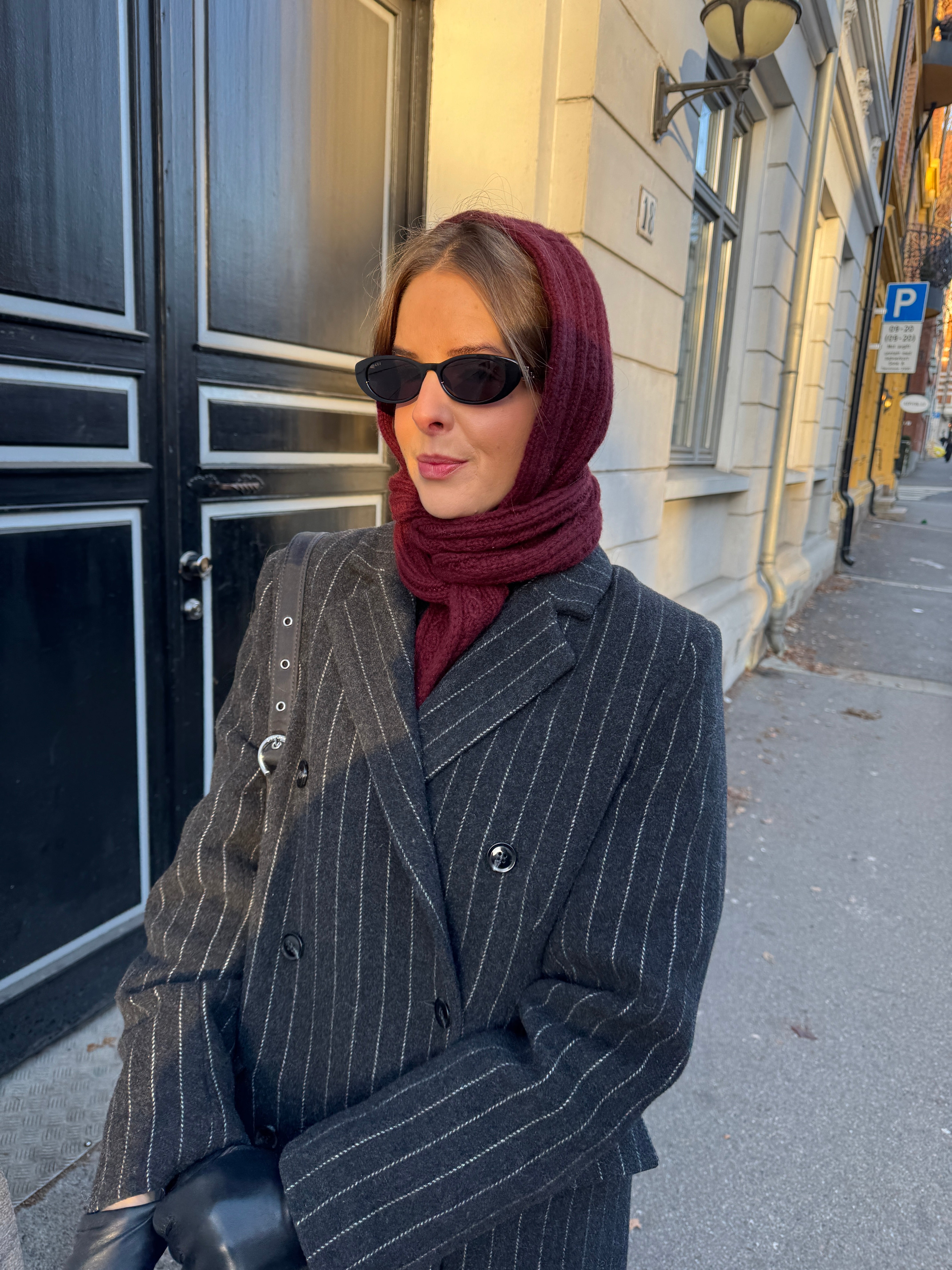 Thelma Hoodie Scarf – Ingrid Dyb
